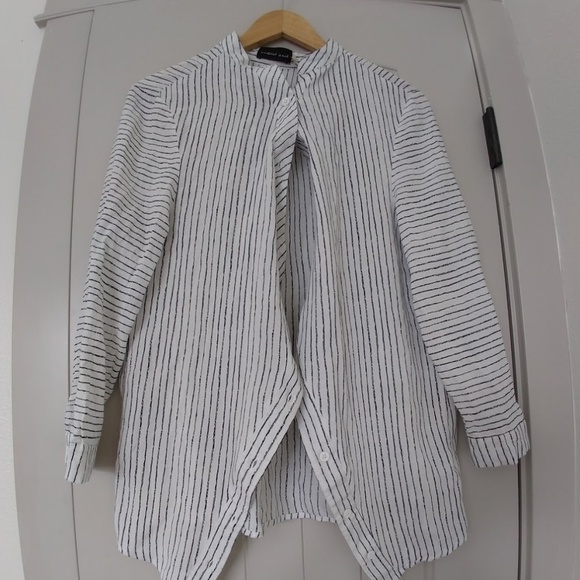 Mustard Seed Cold Shoulder Stripe Shirt. - Picture 4 of 4